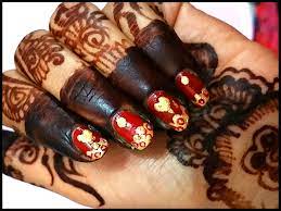 Henna and nail art experts are required in Sharjah